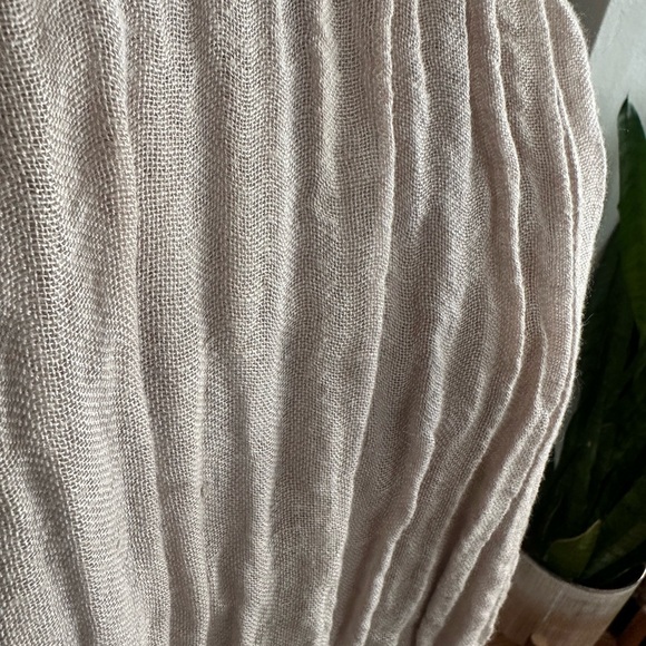 Blush Cream linen scarf - Picture 8 of 12